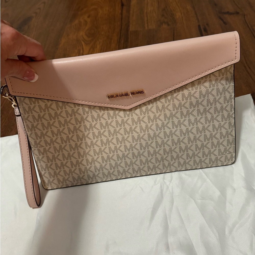Genuinely Michael Kors  Clutch